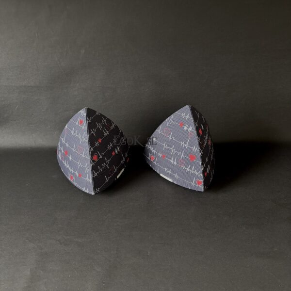 BEOLAB 4 Blue fronts with red heart / pulse rhythm