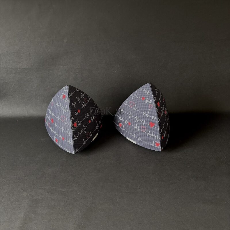 BEOLAB 4 Blue fronts with red heart / pulse rhythm